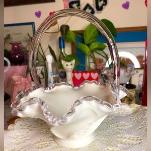 Fenton paisley ruffled basket